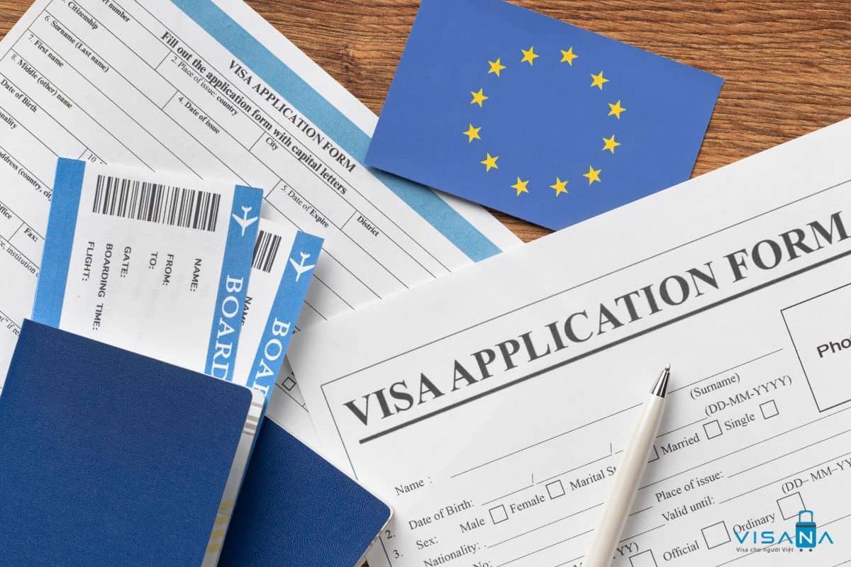 Hồ sơ xin visa châu Âu 5 năm gồm hộ chiếu, sao kê ngân hàng và các giấy tờ cần thiết