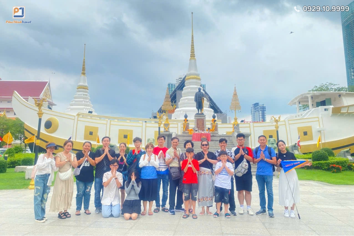 Th&aacute;i Lan đặc biệt nổi tiếng với những ng&ocirc;i ch&ugrave;a lớn v&agrave; linh thi&ecirc;ng 