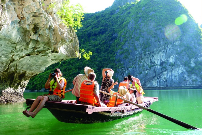 Tour Hạ Long gi&aacute; rẻ