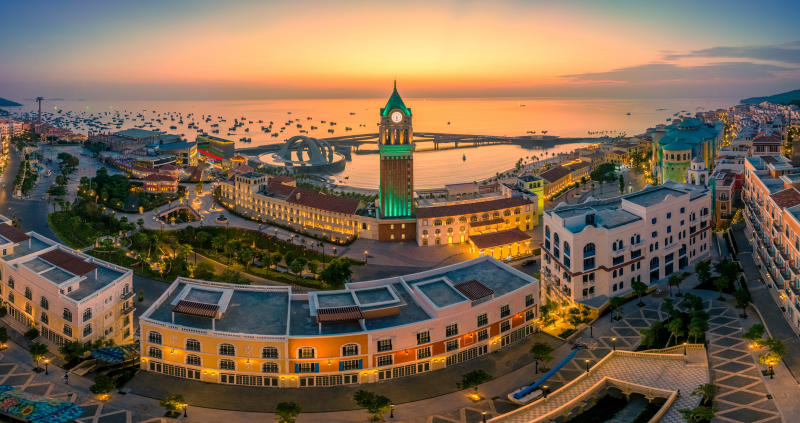 Check in tại Thị trấn Ho&agrave;ng h&ocirc;n Sunset Town Ph&uacute; Quốc